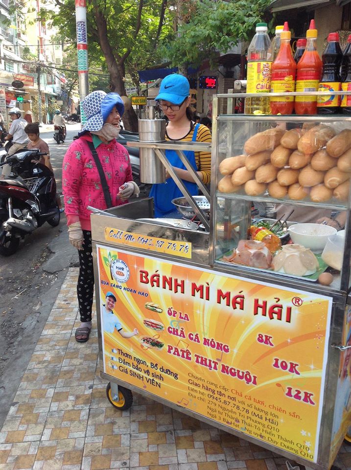 xe bánh mì chả cá